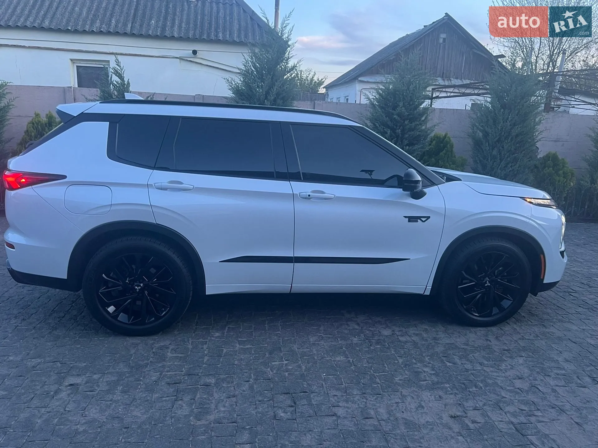 2023 Mitsubishi Outlander - мініатюра 3
