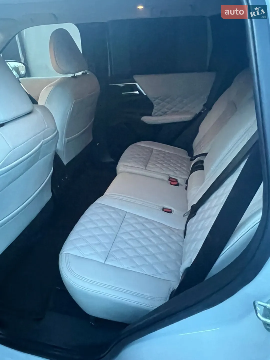 2023 Mitsubishi Outlander - мініатюра 45