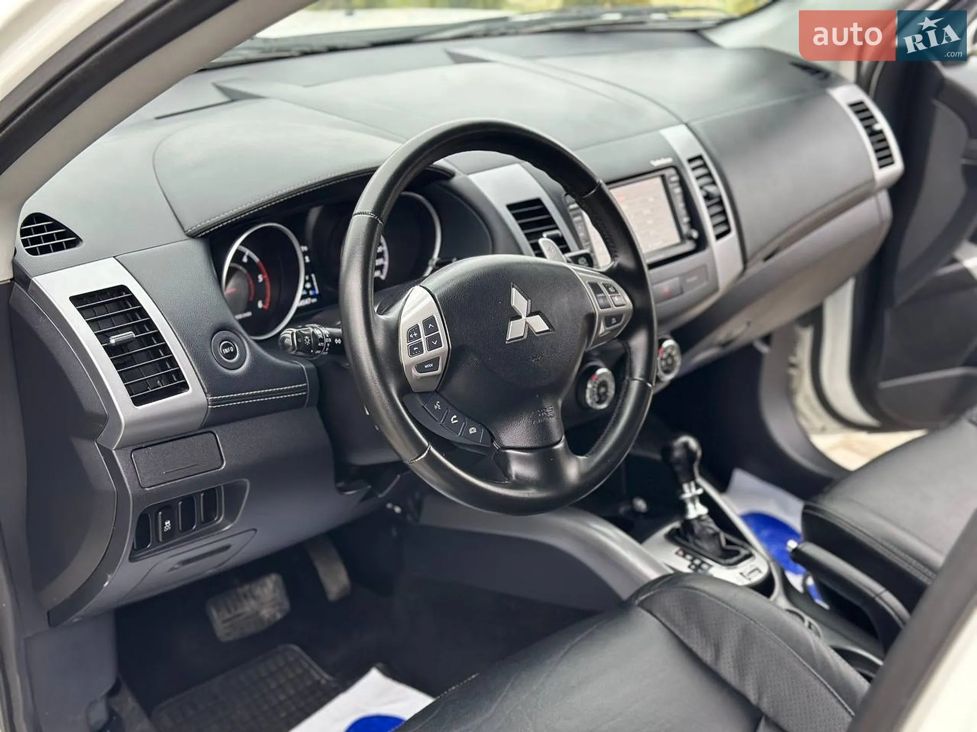 2012 Mitsubishi Outlander - мініатюра 14