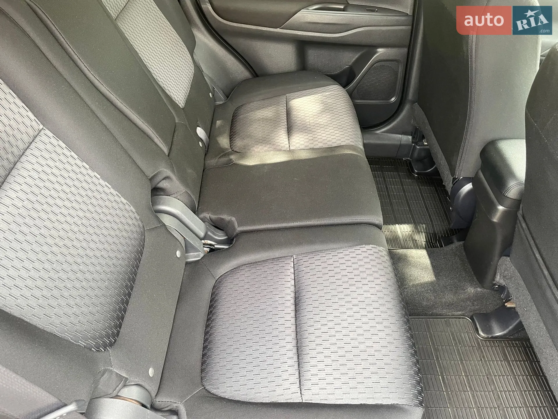 2013 Mitsubishi Outlander - мініатюра 14