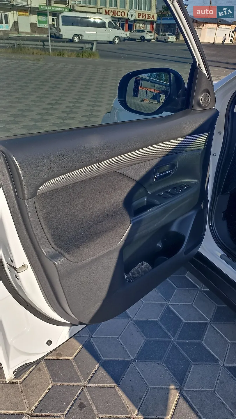 2013 Mitsubishi Outlander - мініатюра 27