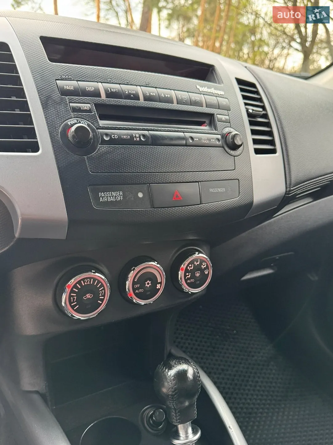 2010 Mitsubishi Outlander - мініатюра 13