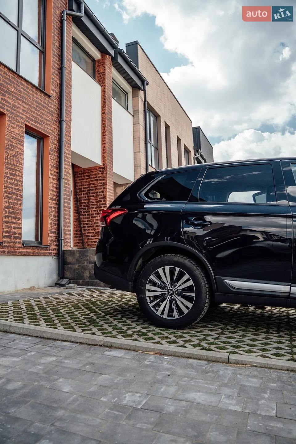 2019 Mitsubishi Outlander - мініатюра 4