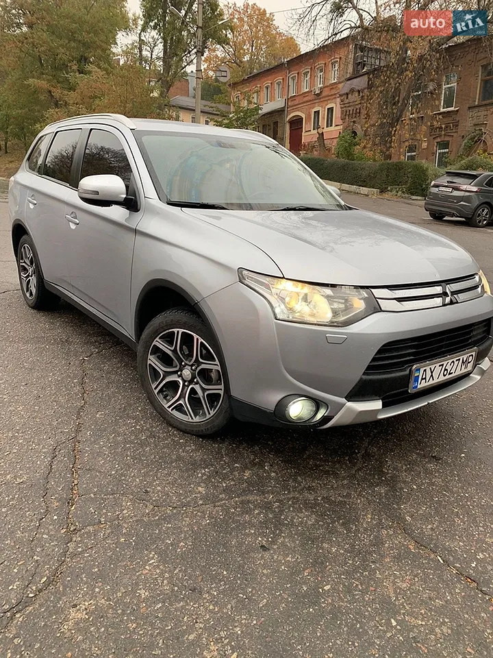 2013 Mitsubishi Outlander - мініатюра 28