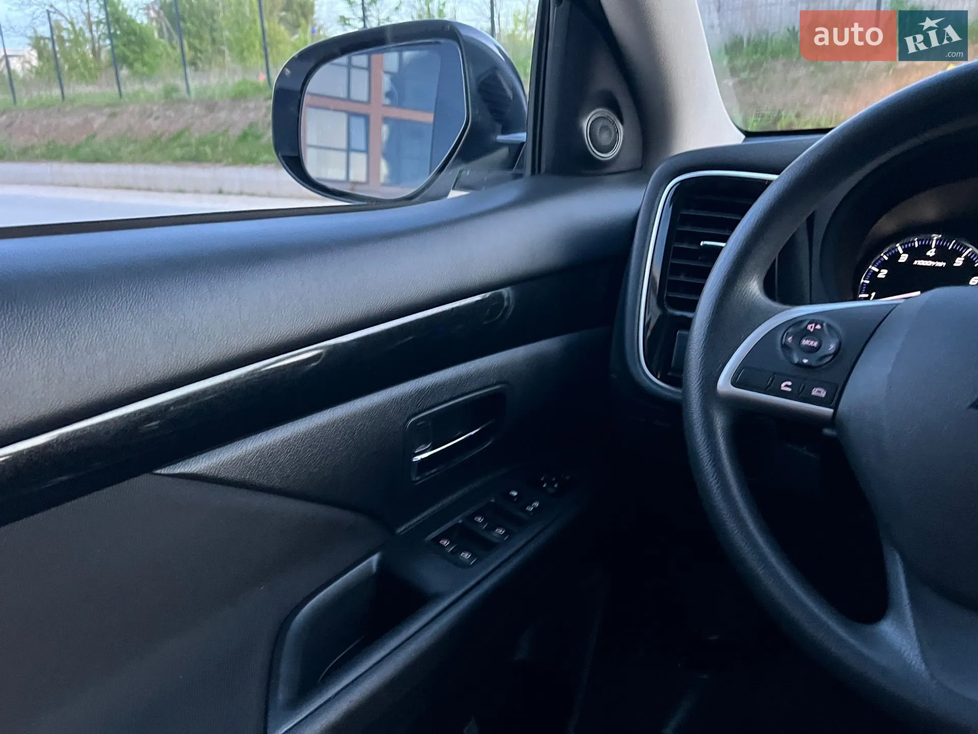 2019 Mitsubishi Outlander - мініатюра 64