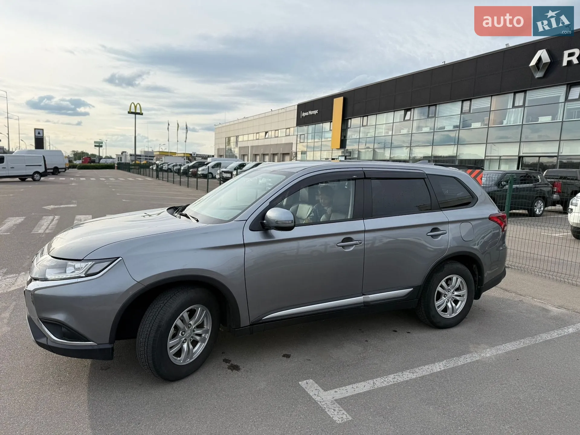 2019 Mitsubishi Outlander - мініатюра 4