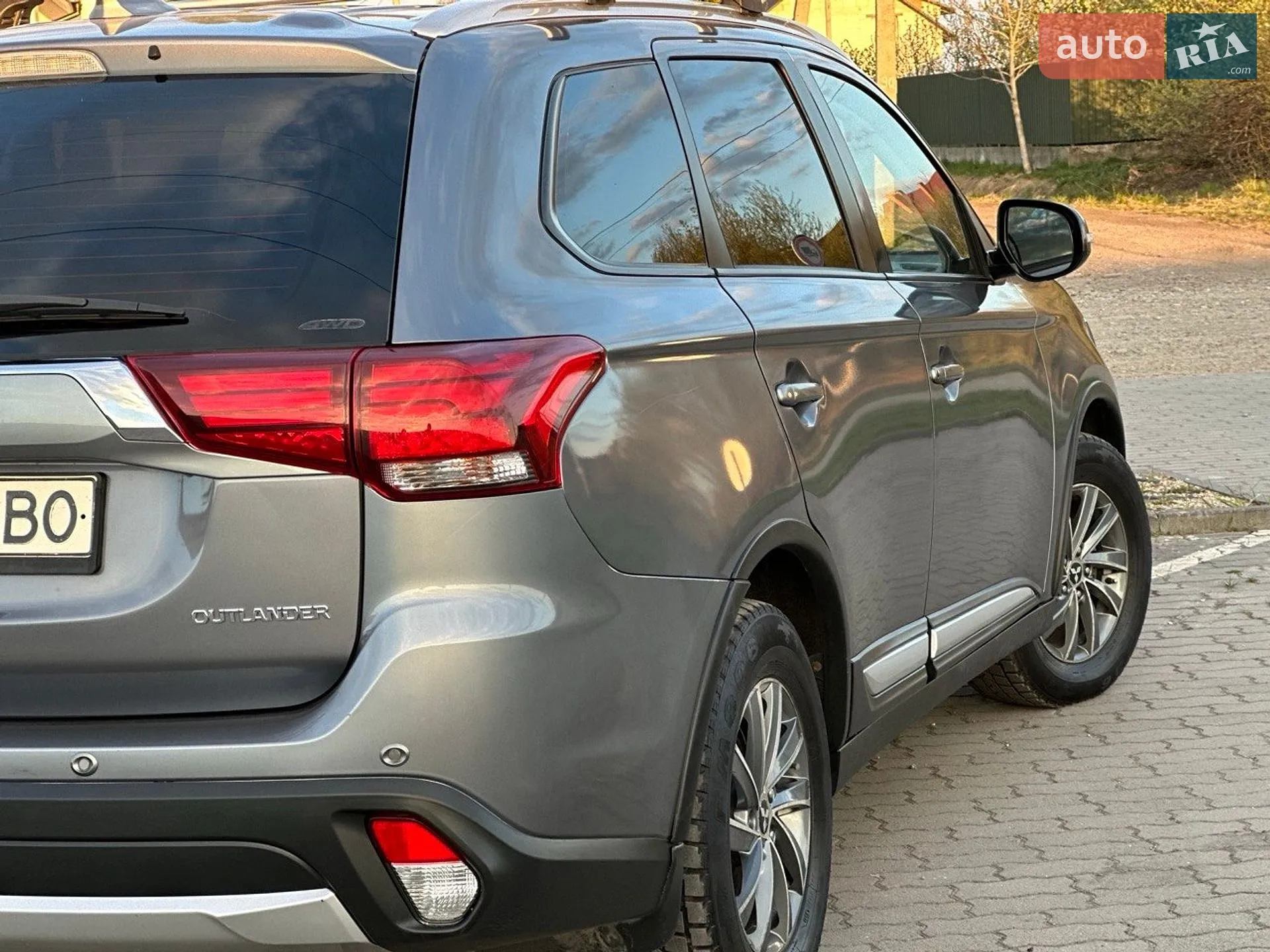 2017 Mitsubishi Outlander - мініатюра 20