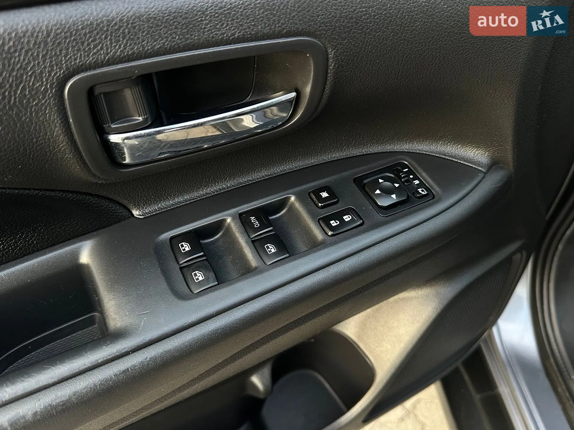 2017 Mitsubishi Outlander - мініатюра 50