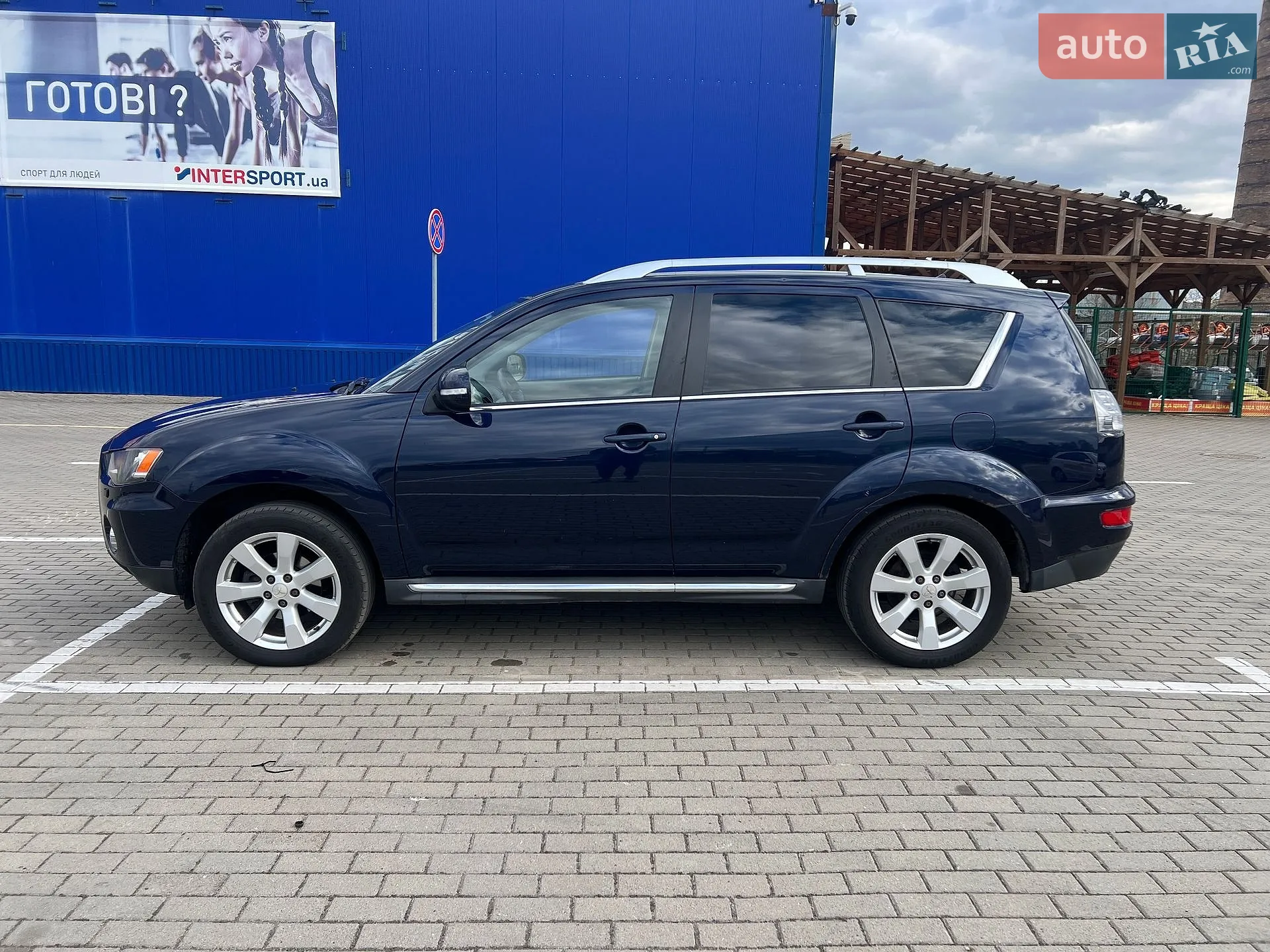 2010 Mitsubishi Outlander - мініатюра 10