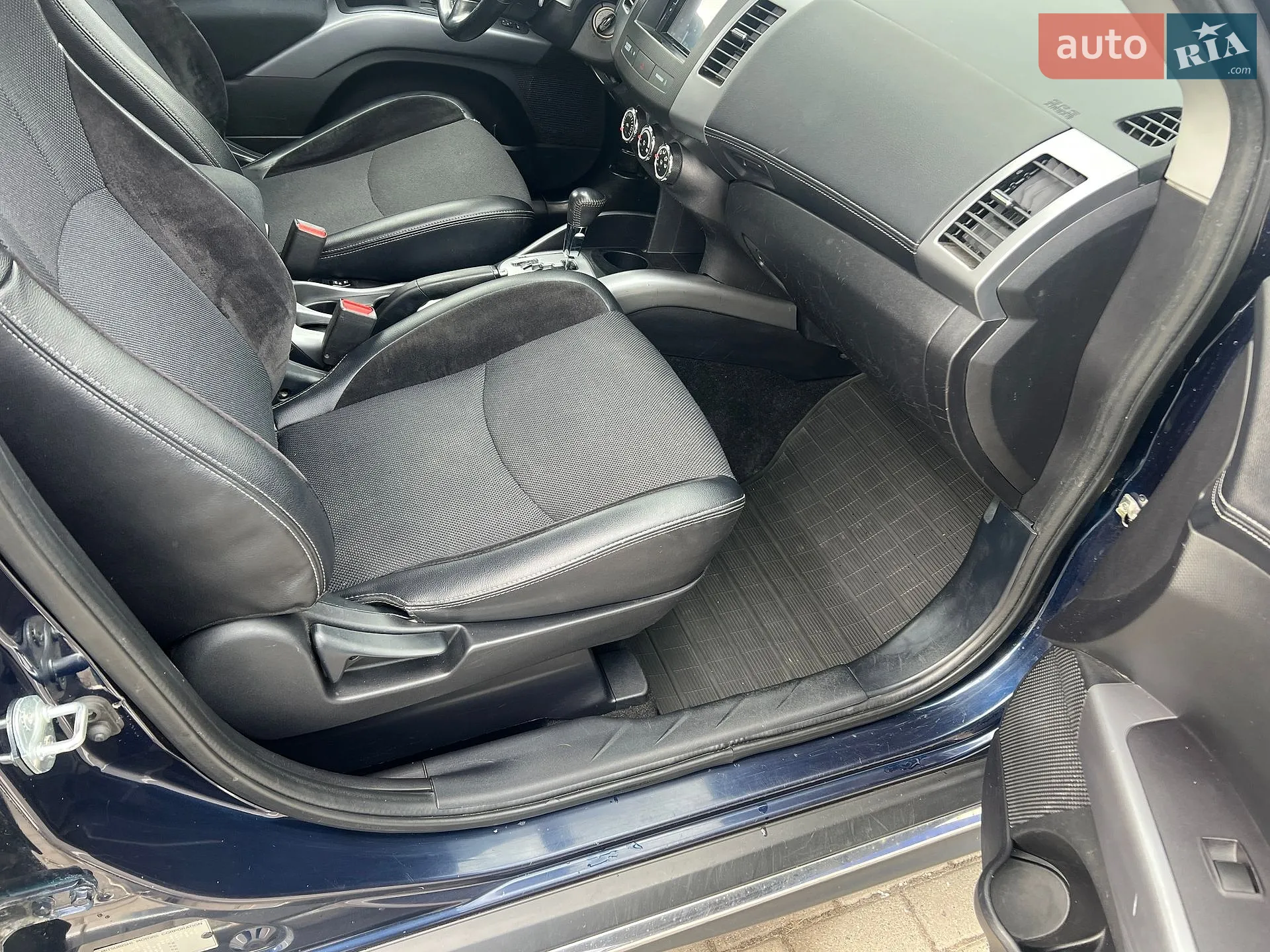 2010 Mitsubishi Outlander - мініатюра 37