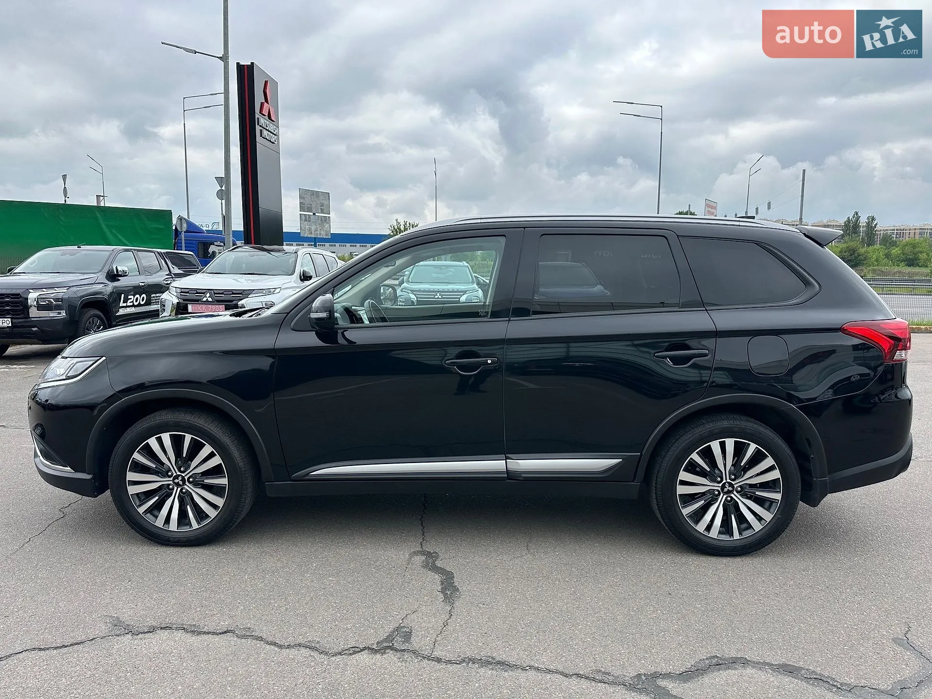 2021 Mitsubishi Outlander - мініатюра 5