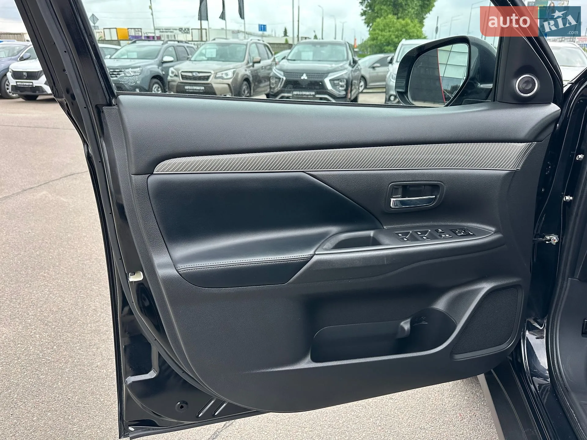 2021 Mitsubishi Outlander - мініатюра 16