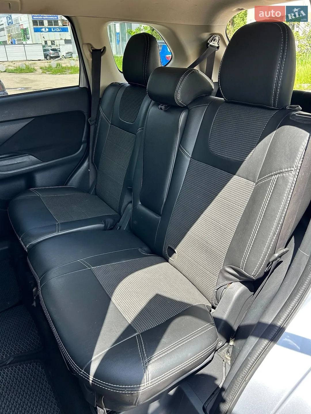 2017 Mitsubishi Outlander - мініатюра 14