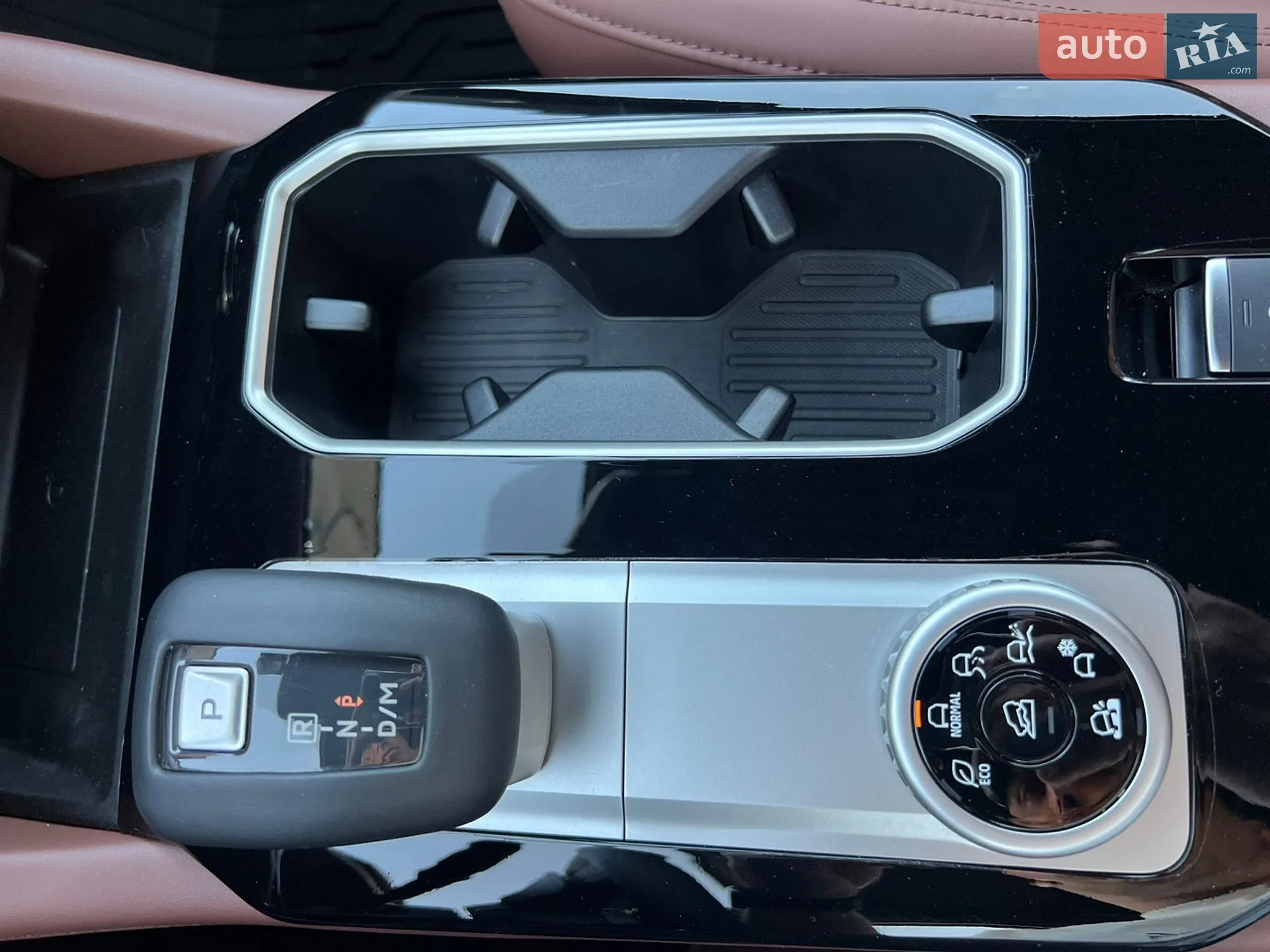 2025 Mitsubishi Outlander - мініатюра 58