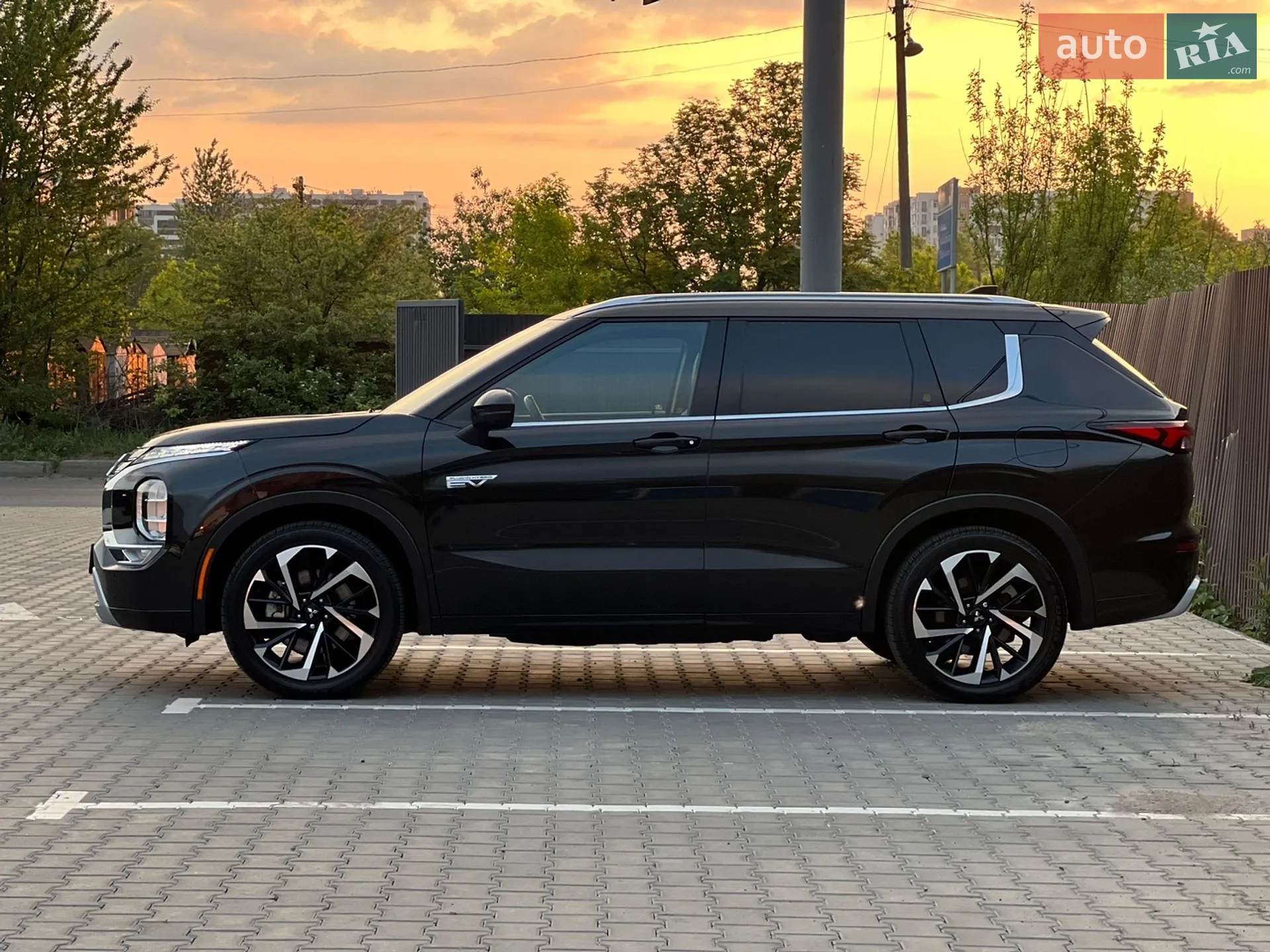 2023 Mitsubishi Outlander - мініатюра 2