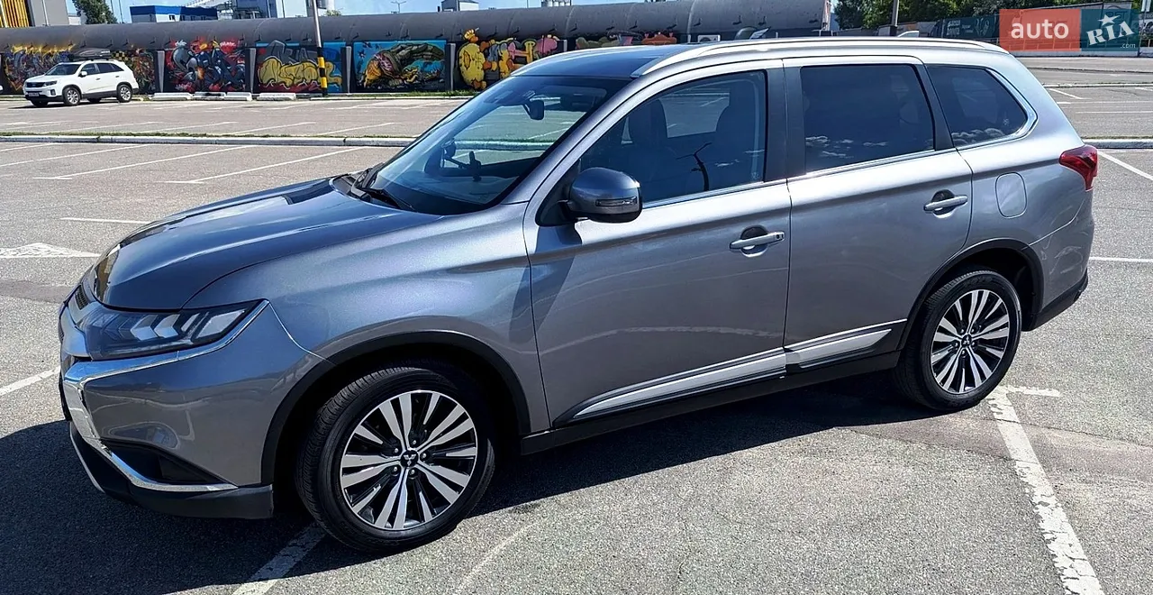 2019 Mitsubishi Outlander - мініатюра 15