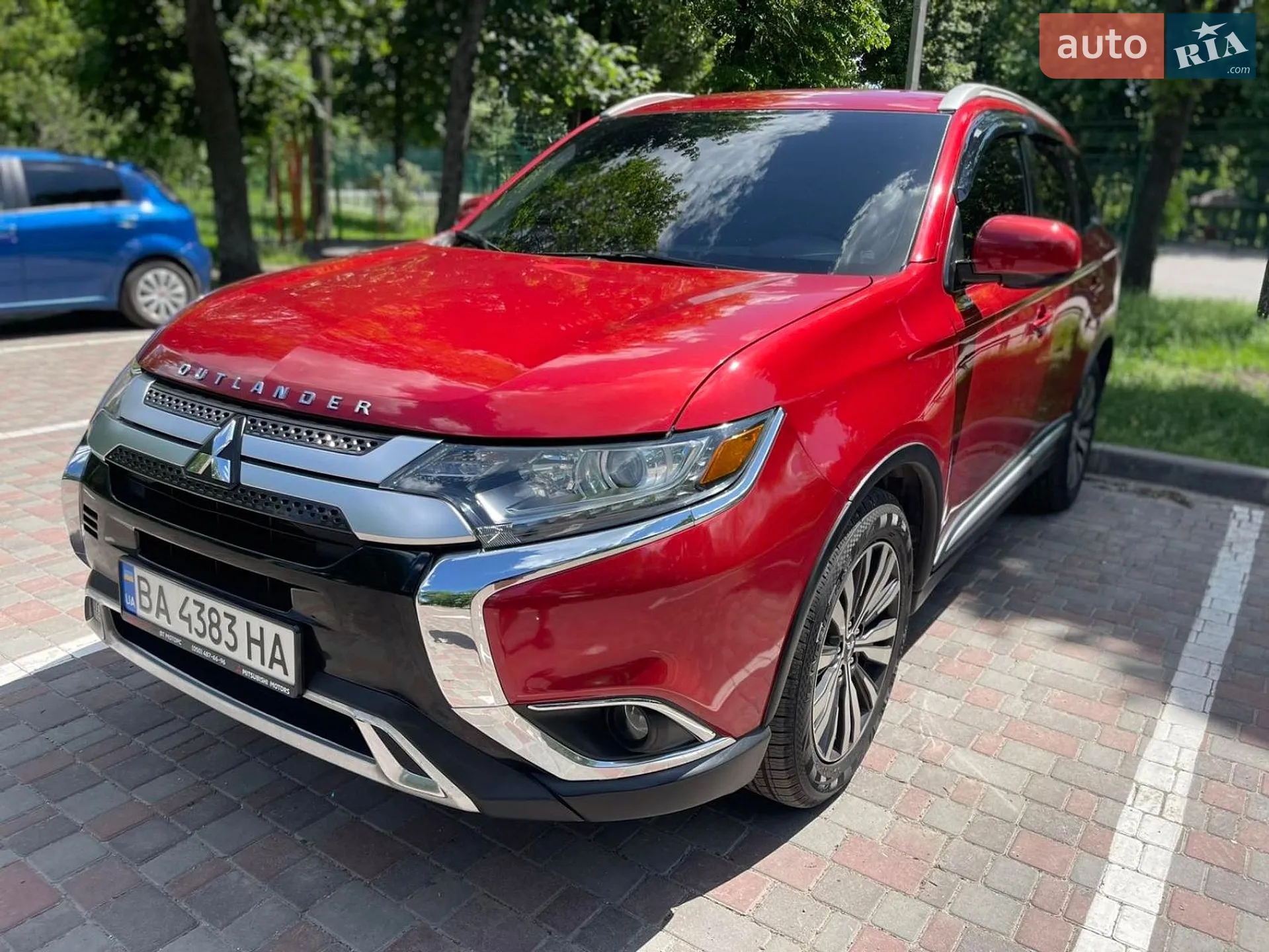 2018 Mitsubishi Outlander - фото 1