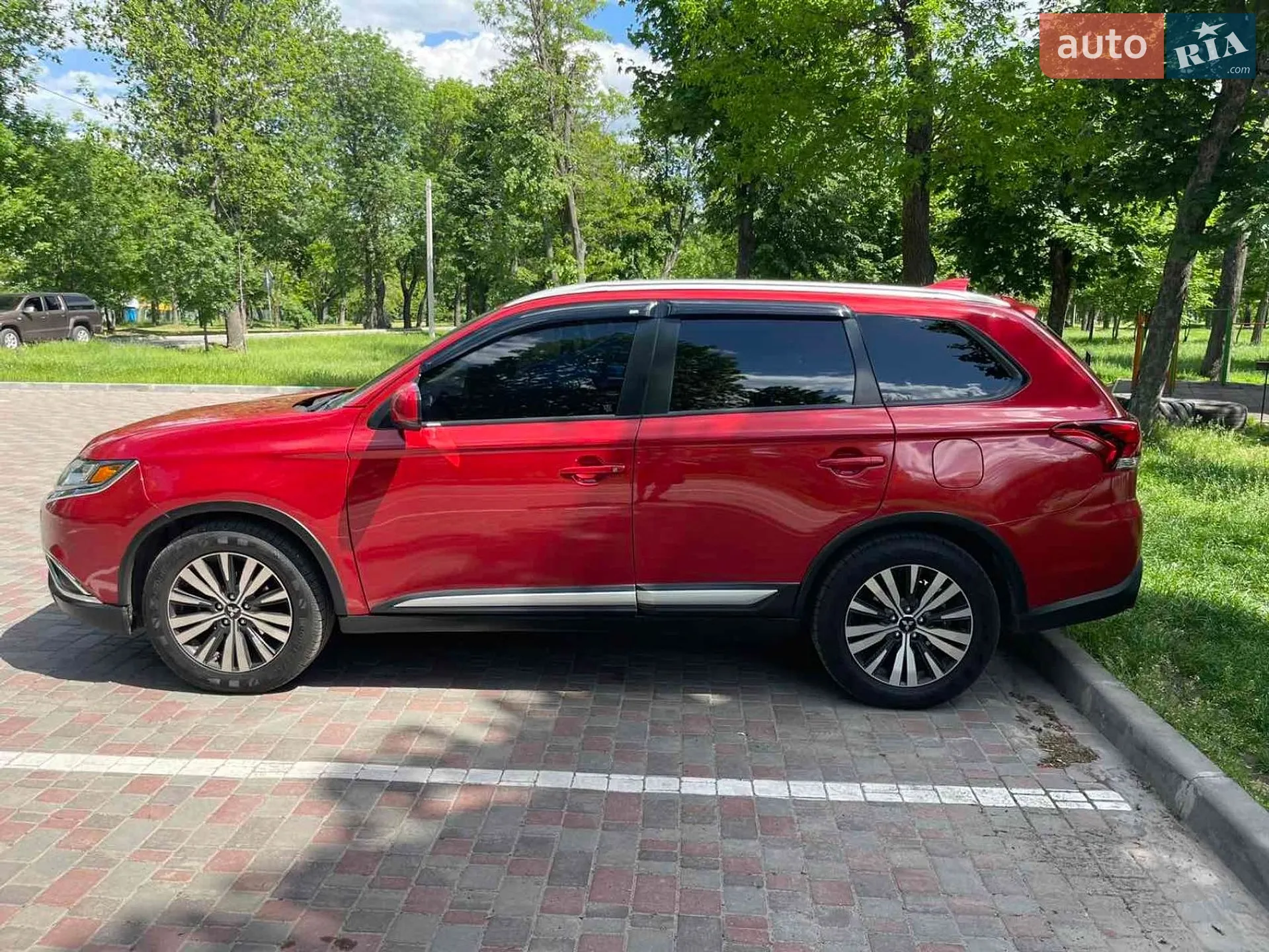 2018 Mitsubishi Outlander - мініатюра 8