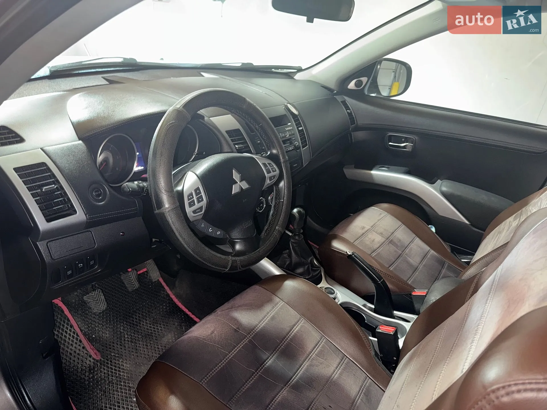 2010 Mitsubishi Outlander - мініатюра 8