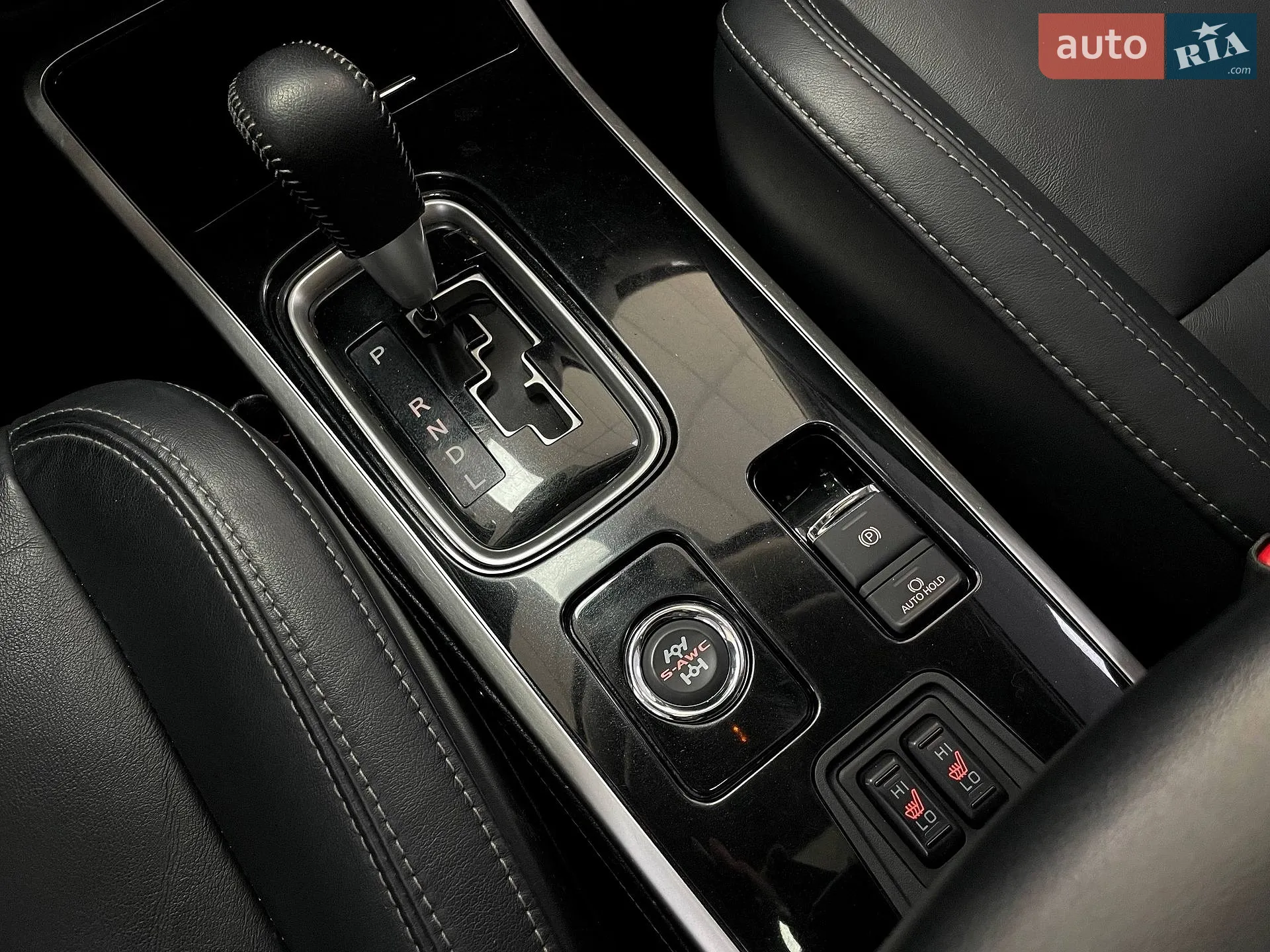 2020 Mitsubishi Outlander - мініатюра 32
