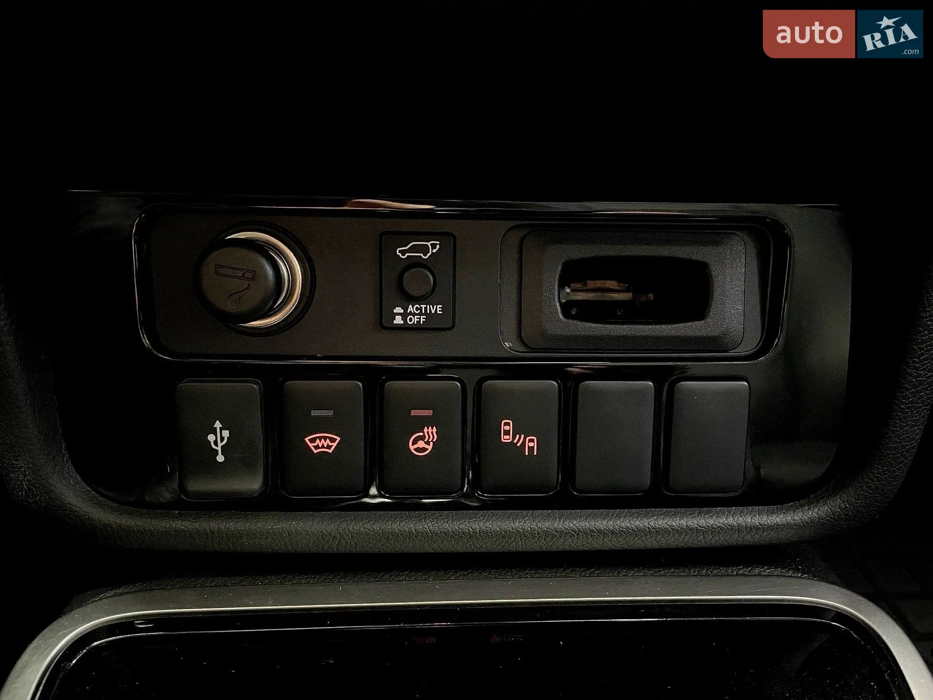 2020 Mitsubishi Outlander - мініатюра 37