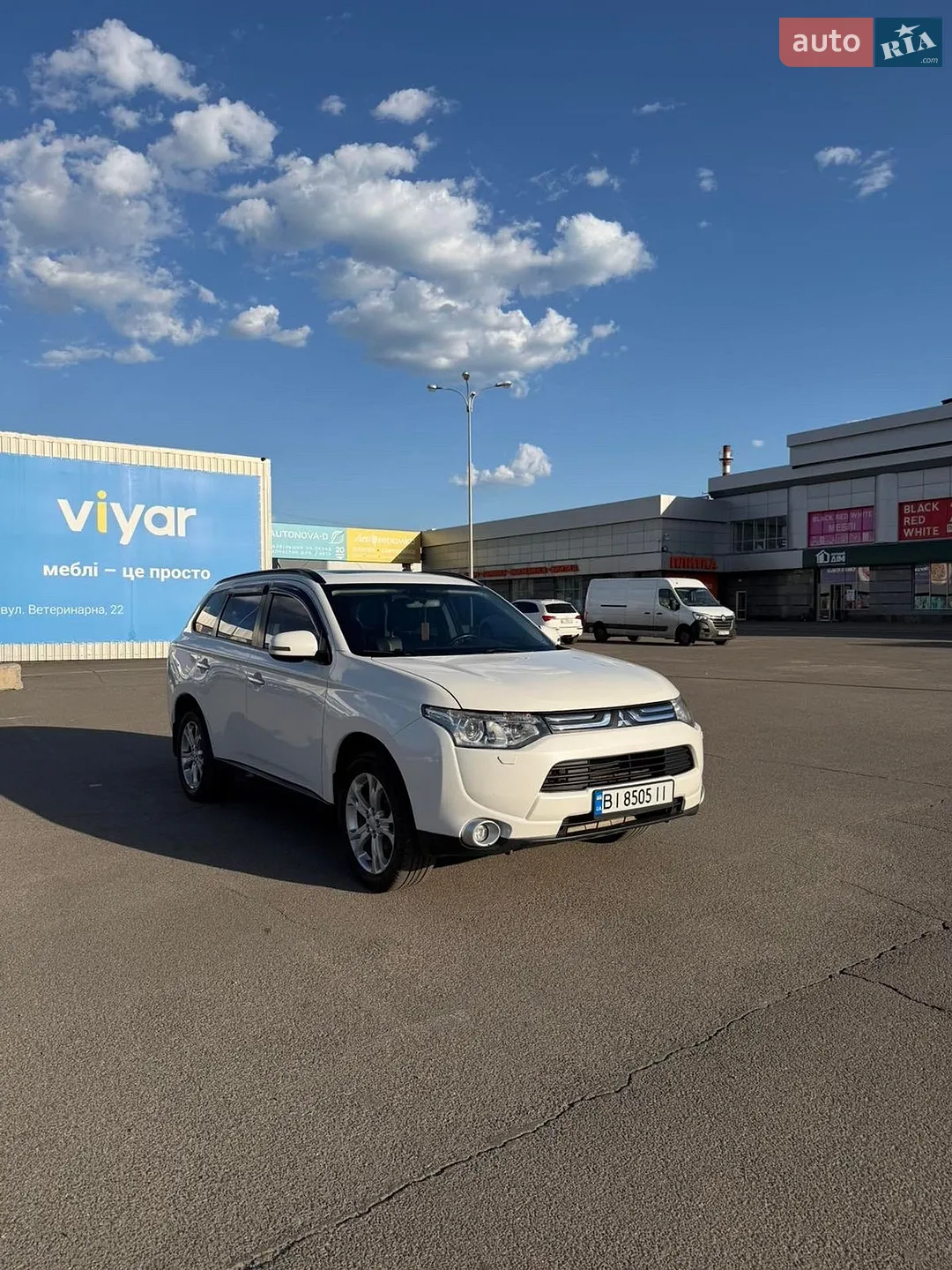 2013 Mitsubishi Outlander - фото 1