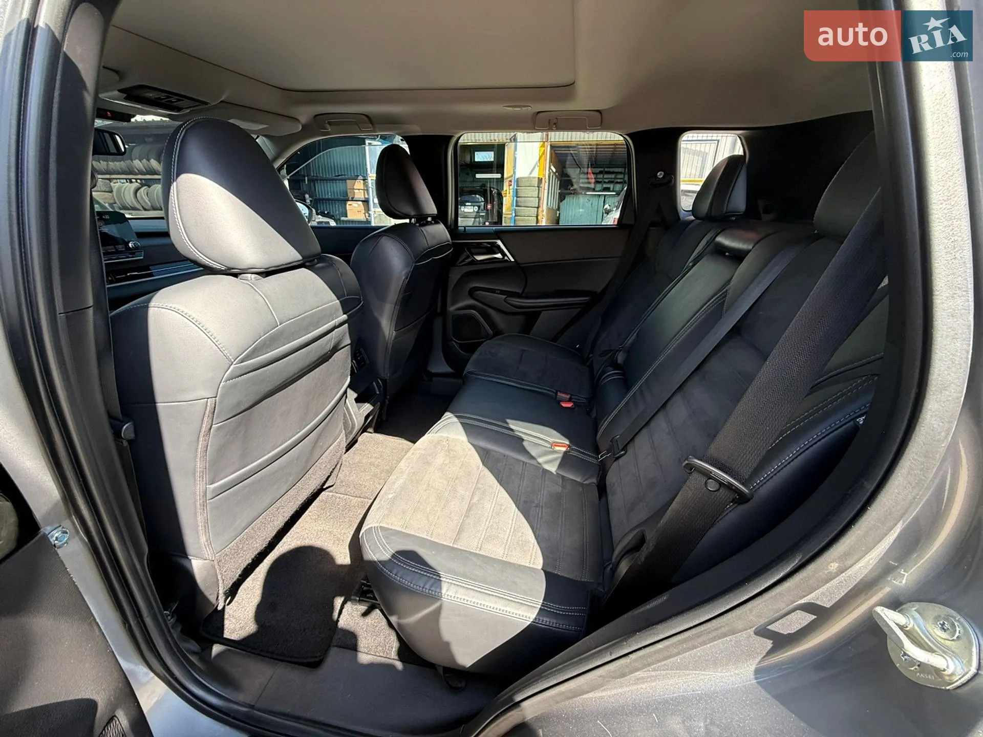 2022 Mitsubishi Outlander - мініатюра 9
