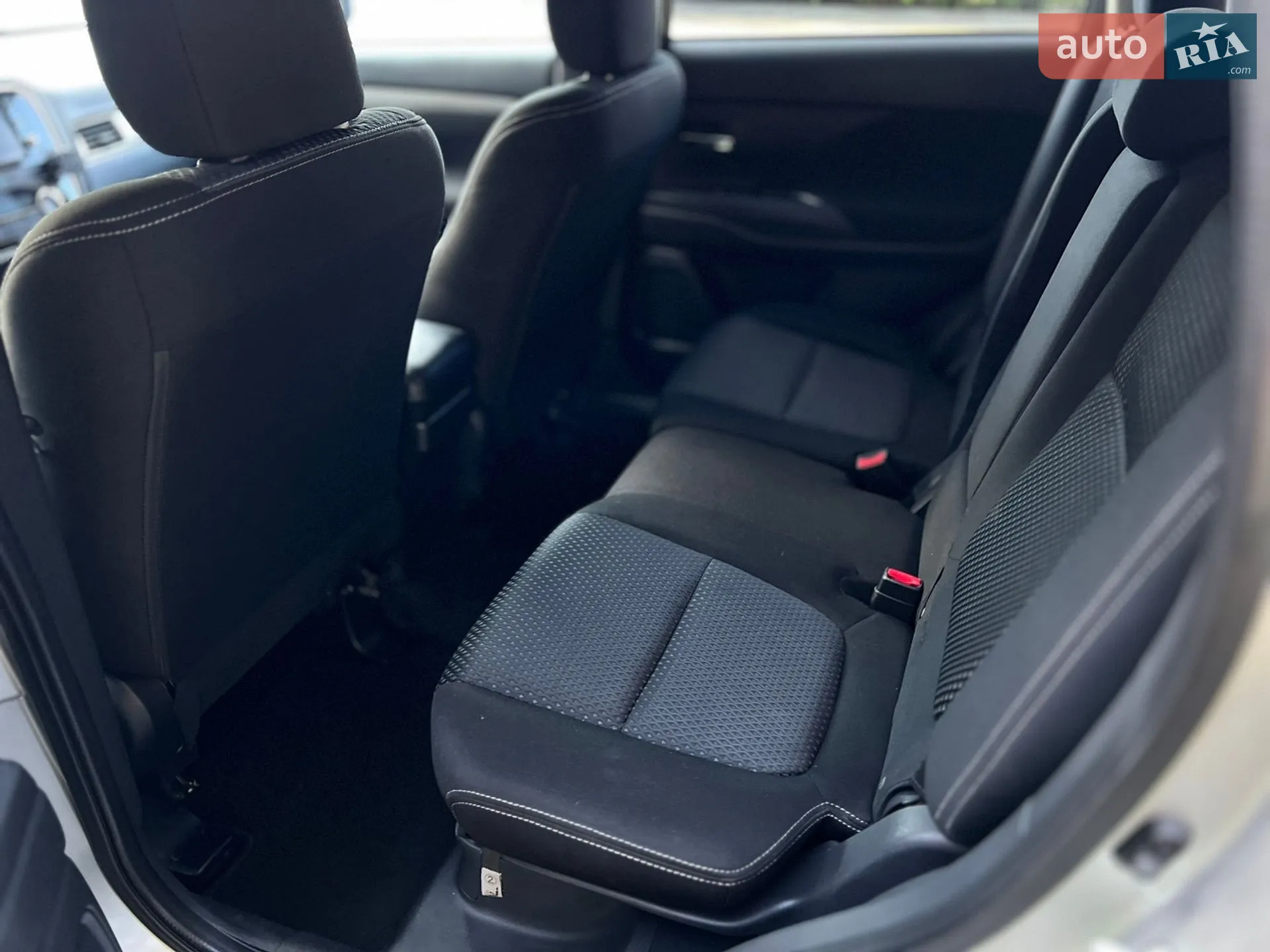 2018 Mitsubishi Outlander - мініатюра 29