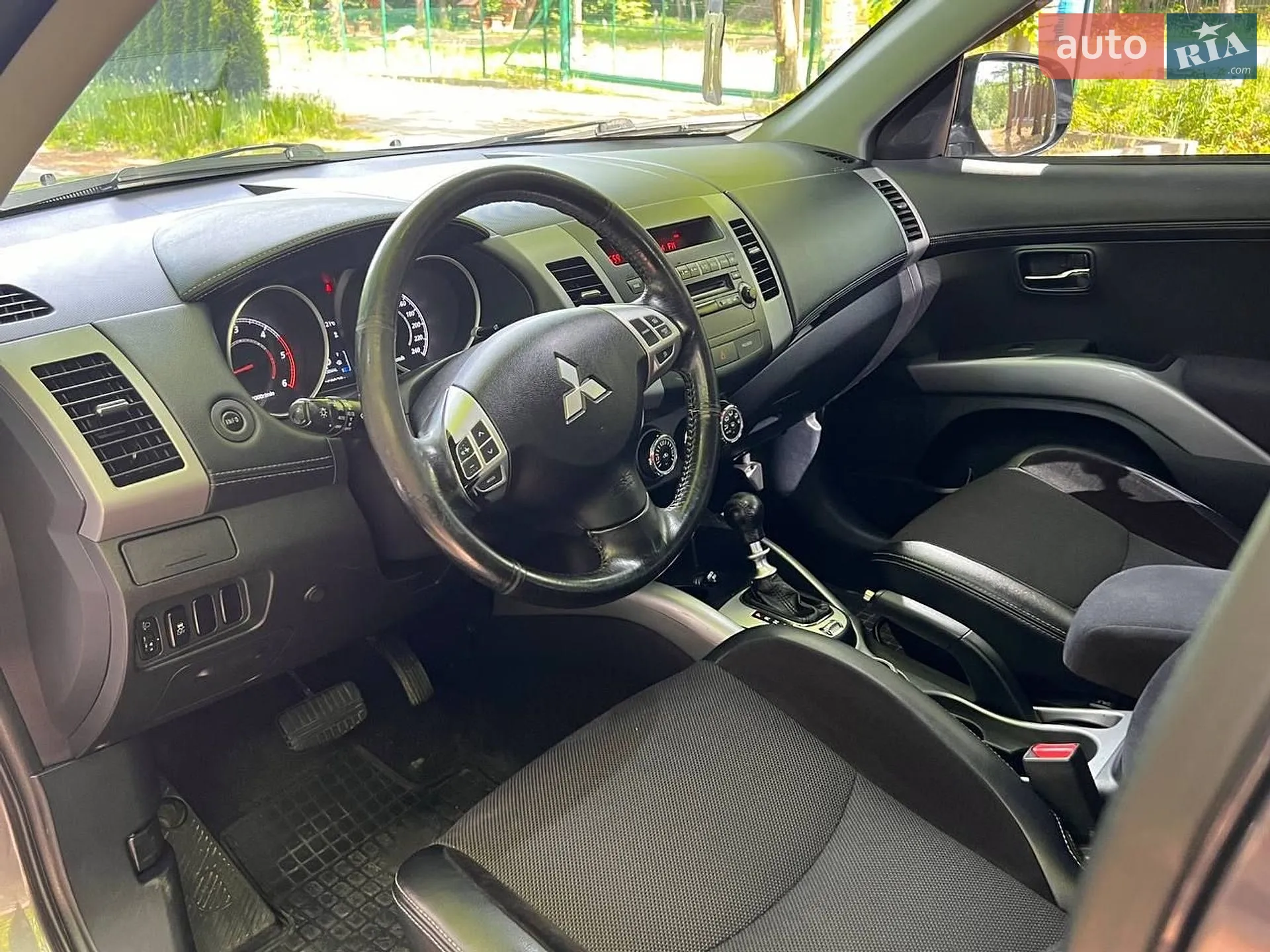 2011 Mitsubishi Outlander - мініатюра 12
