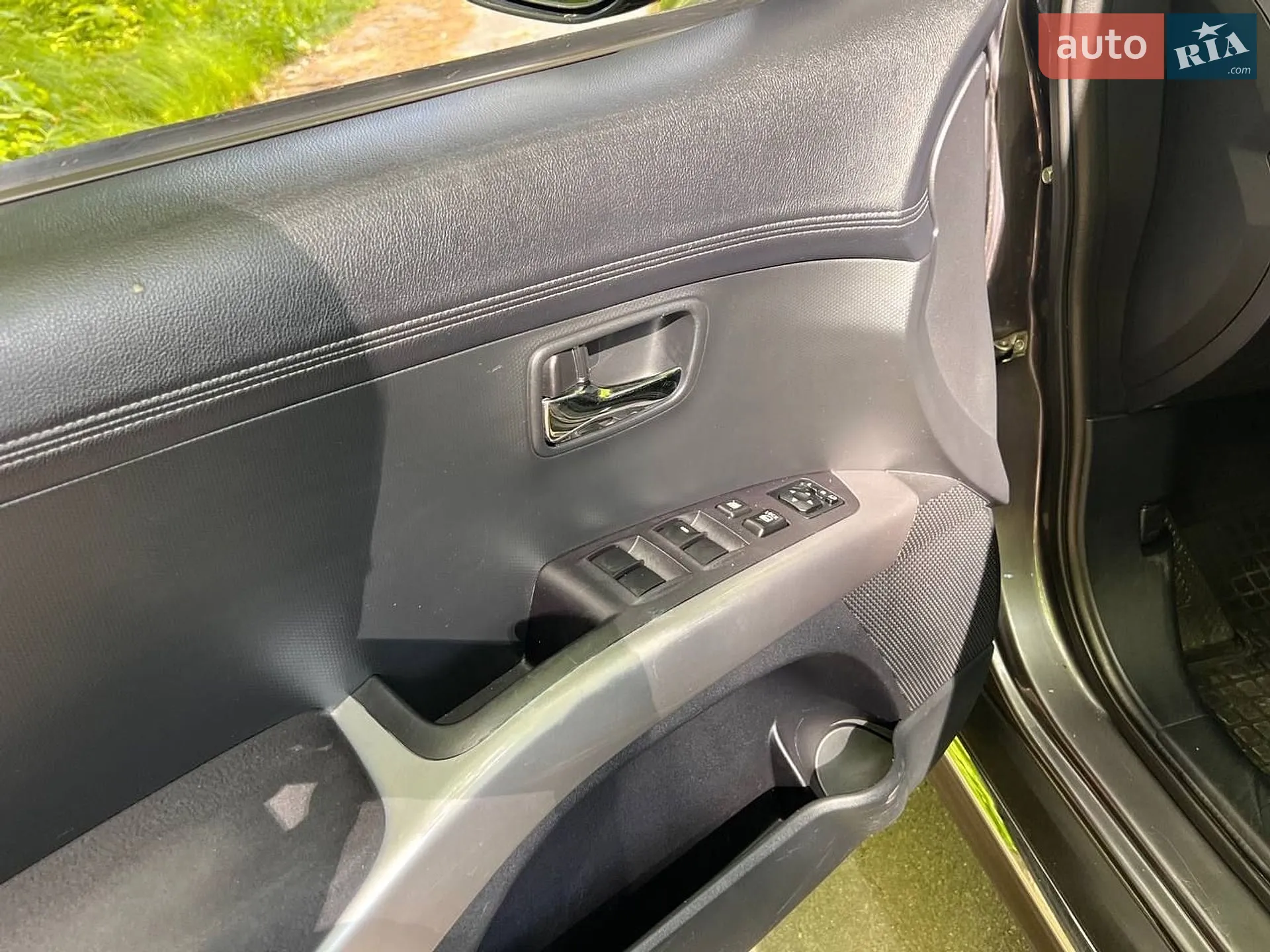 2011 Mitsubishi Outlander - мініатюра 14