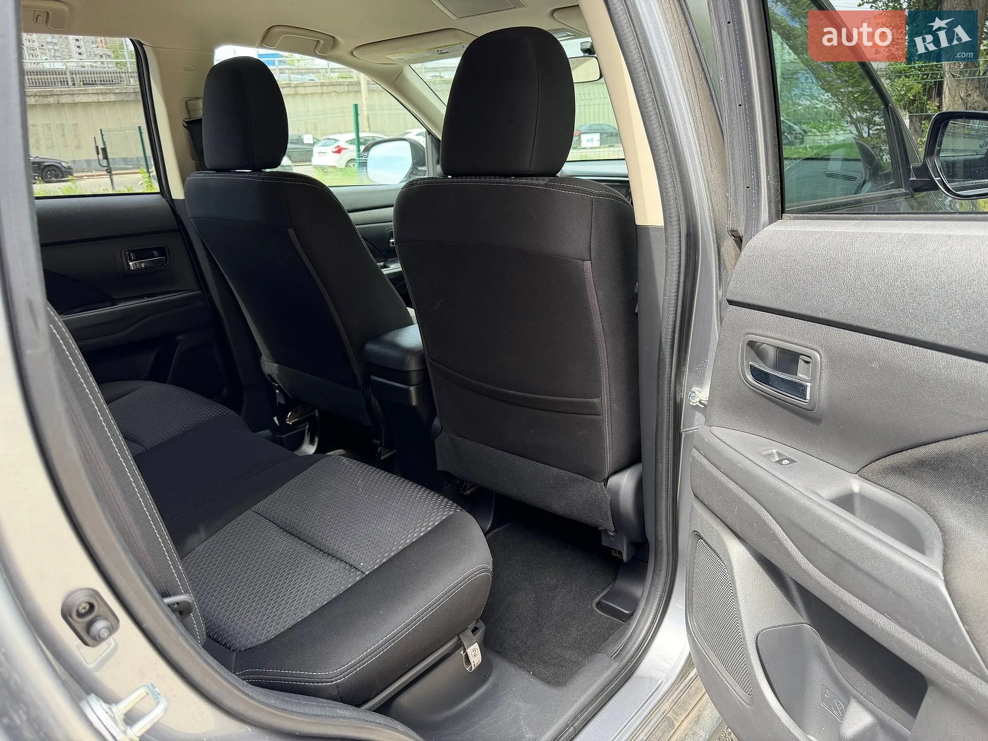 2017 Mitsubishi Outlander - мініатюра 18