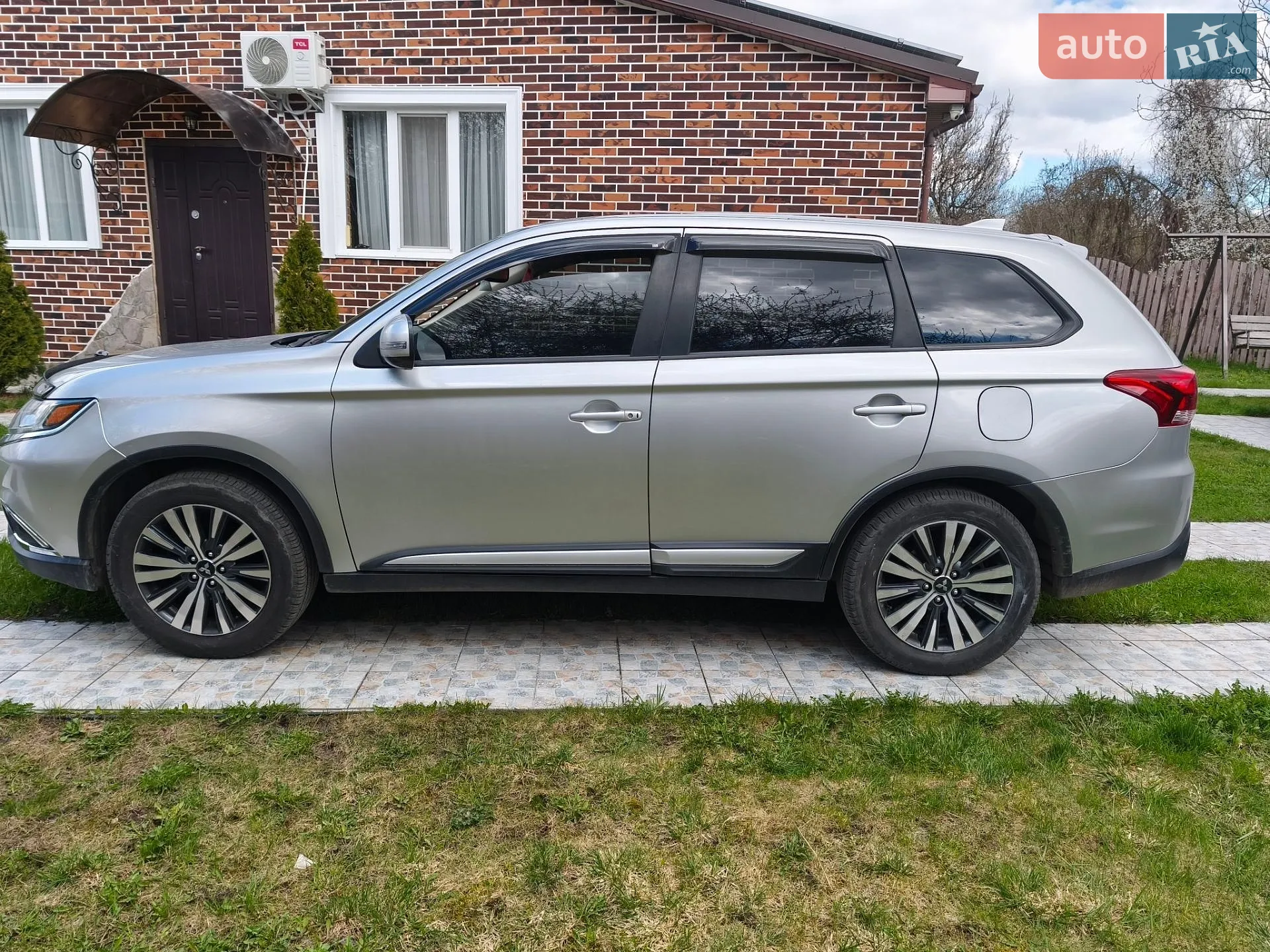 2019 Mitsubishi Outlander - мініатюра 4
