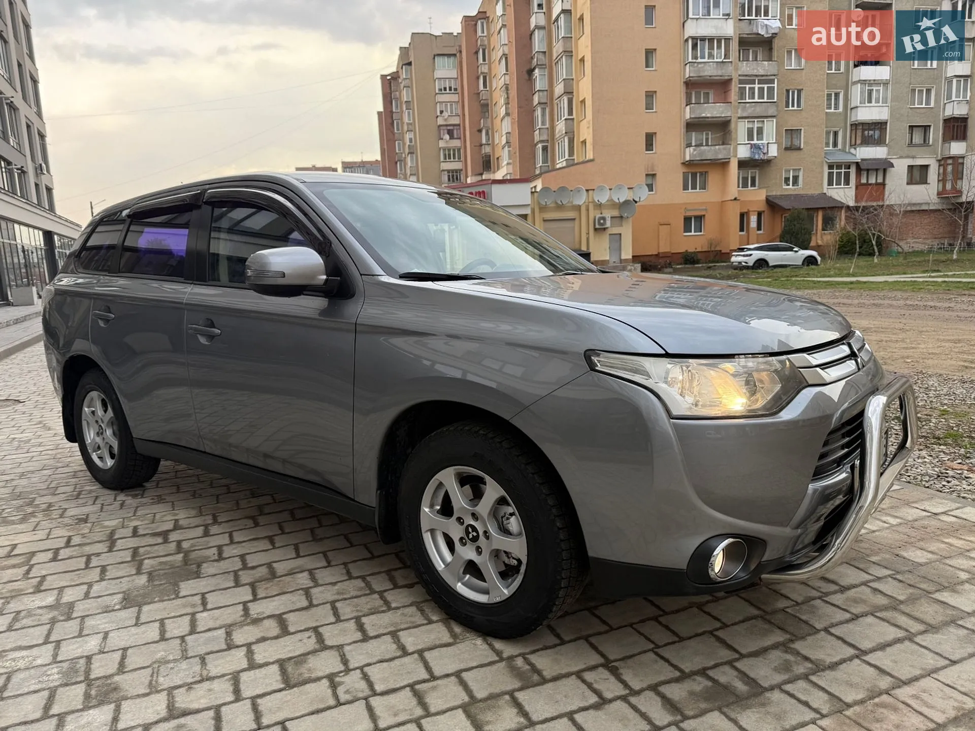 2014 Mitsubishi Outlander - мініатюра 14