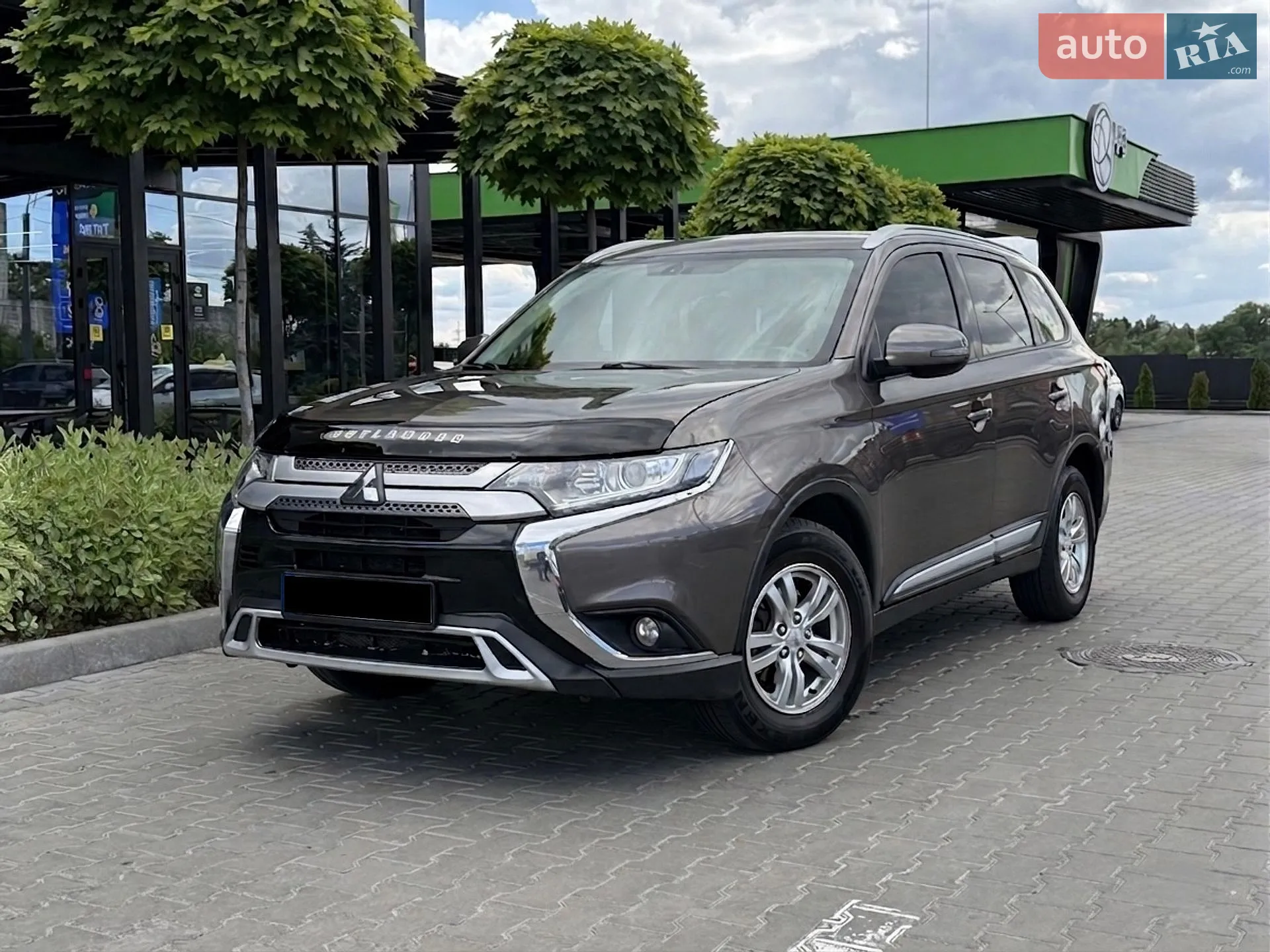 2018 Mitsubishi Outlander - фото 1