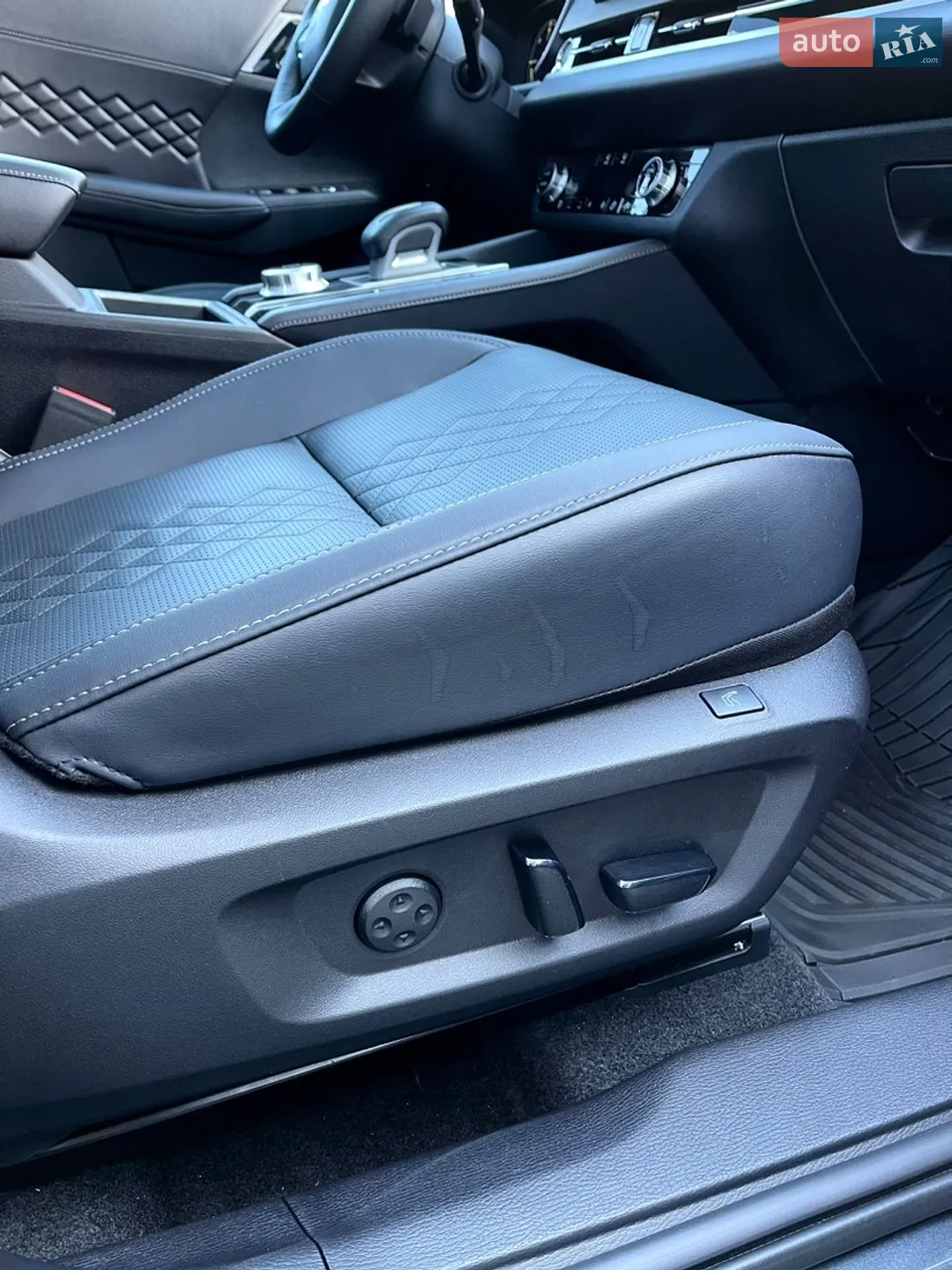 2025 Mitsubishi Outlander - мініатюра 30