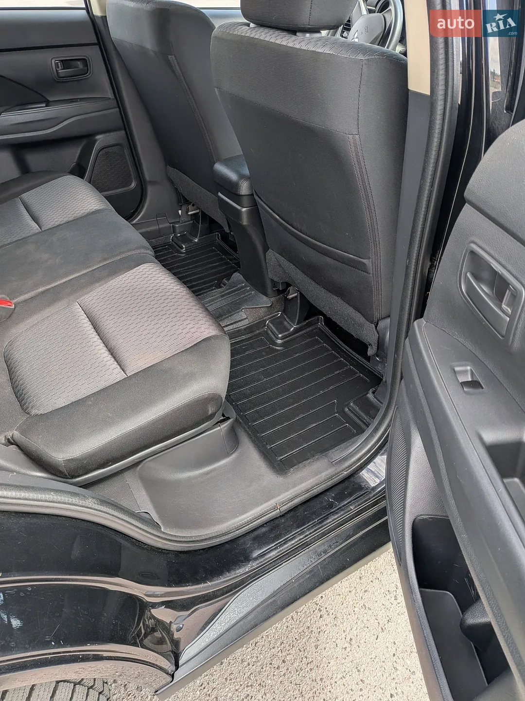 2012 Mitsubishi Outlander - мініатюра 16