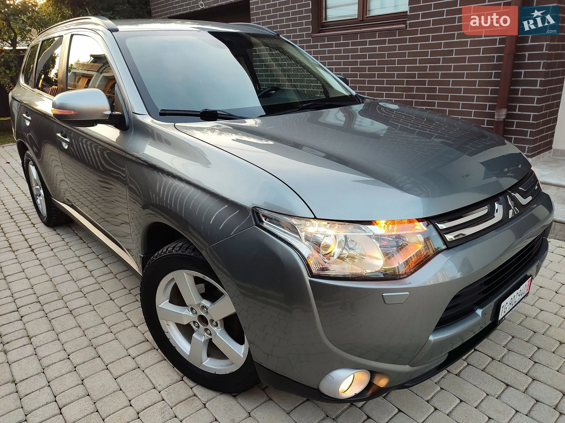 2013 Mitsubishi Outlander - фото 1