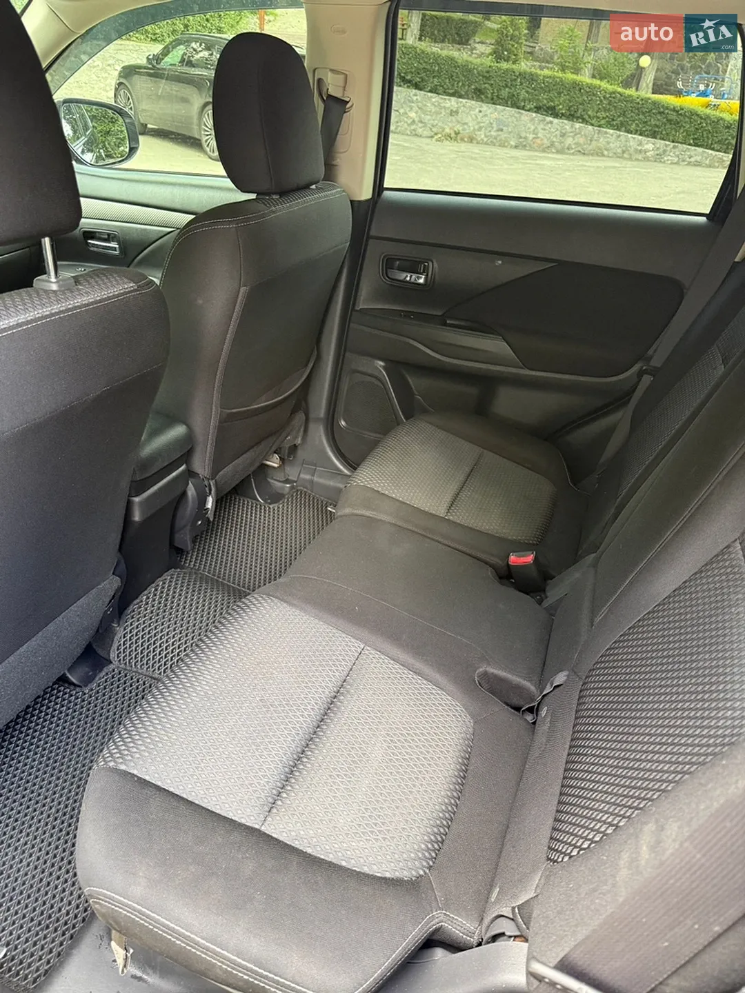 2016 Mitsubishi Outlander - мініатюра 13