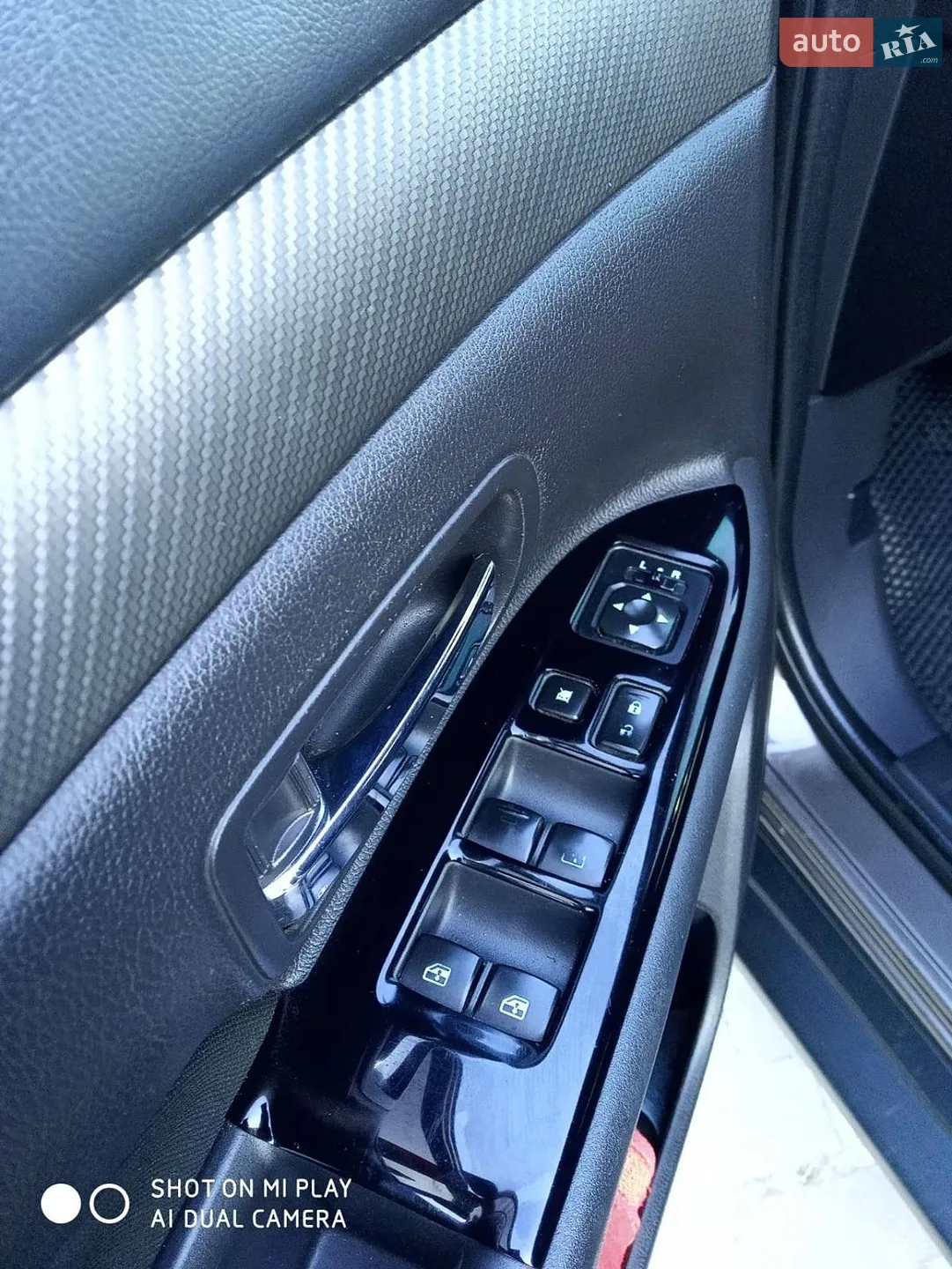 2015 Mitsubishi Outlander - мініатюра 21