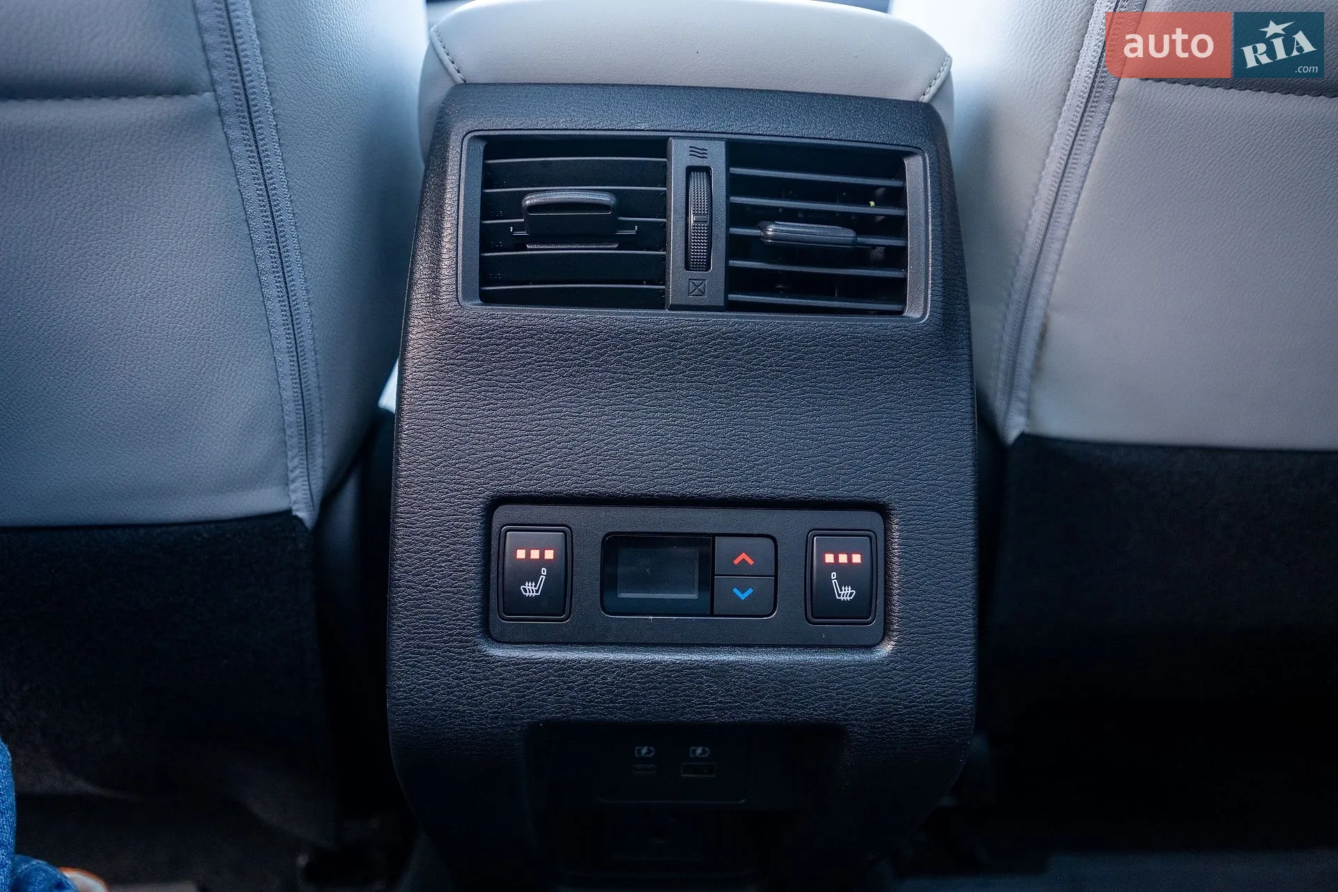 2023 Mitsubishi Outlander - мініатюра 28