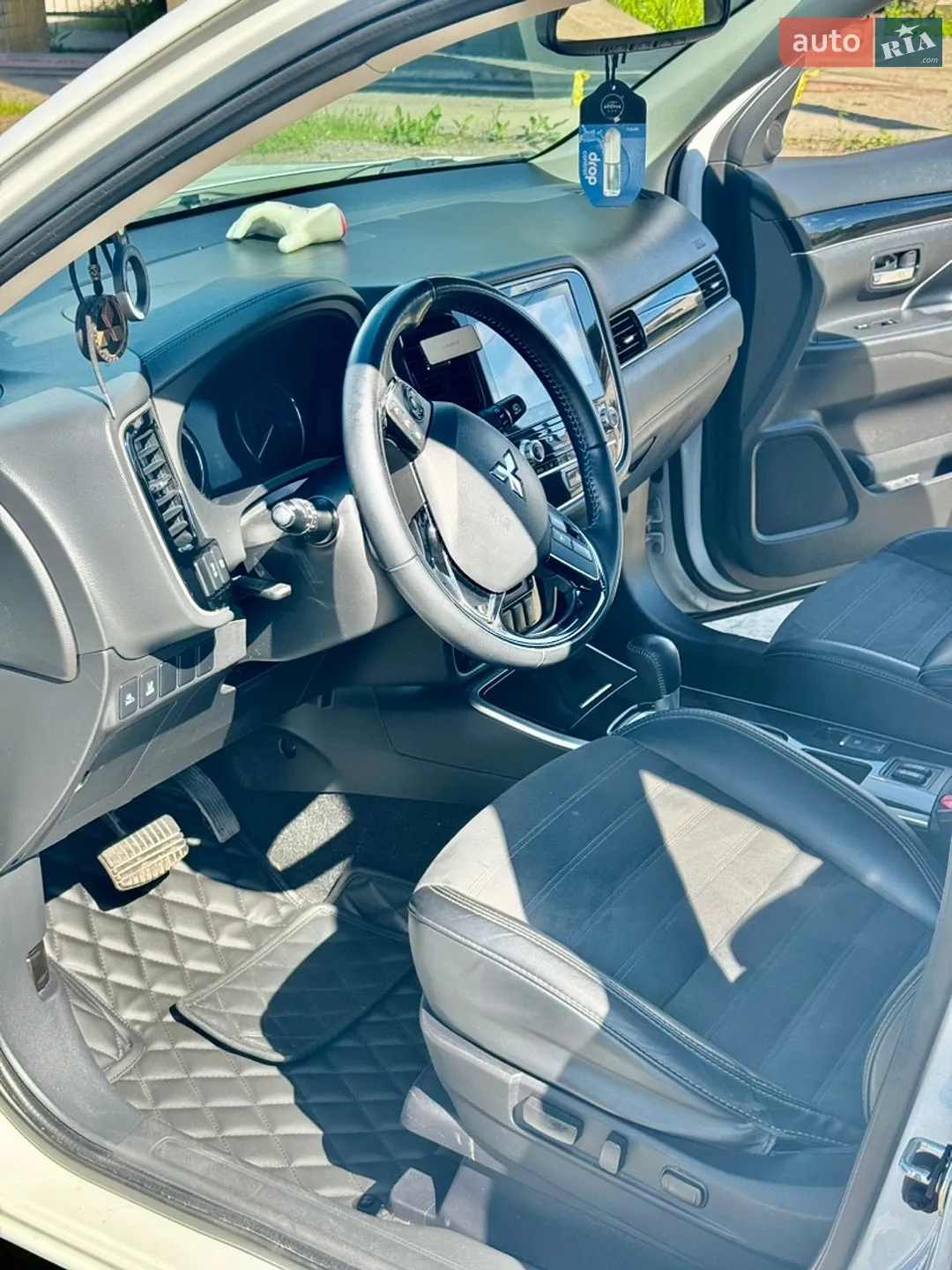 2020 Mitsubishi Outlander - мініатюра 10