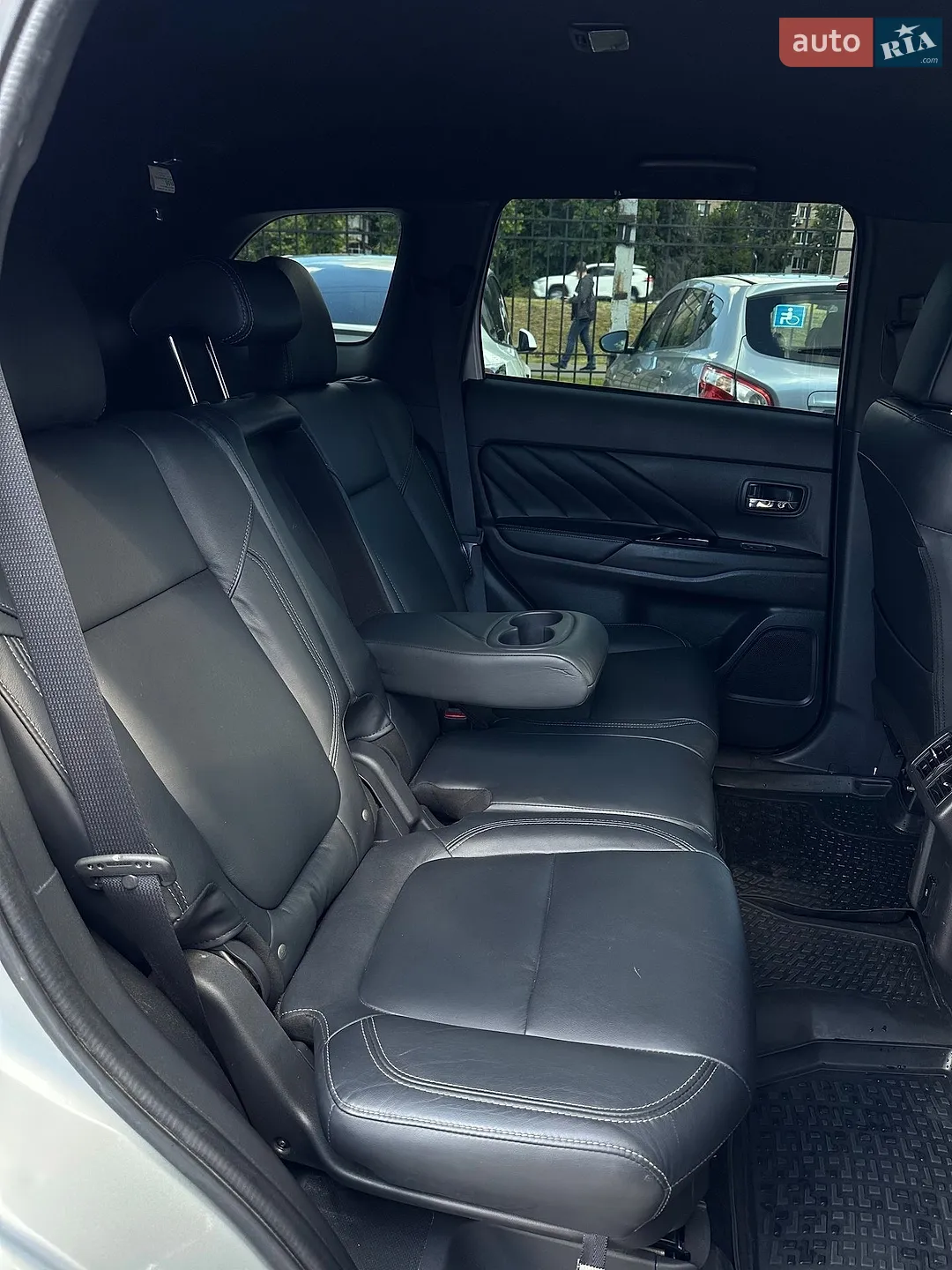 2022 Mitsubishi Outlander - мініатюра 11