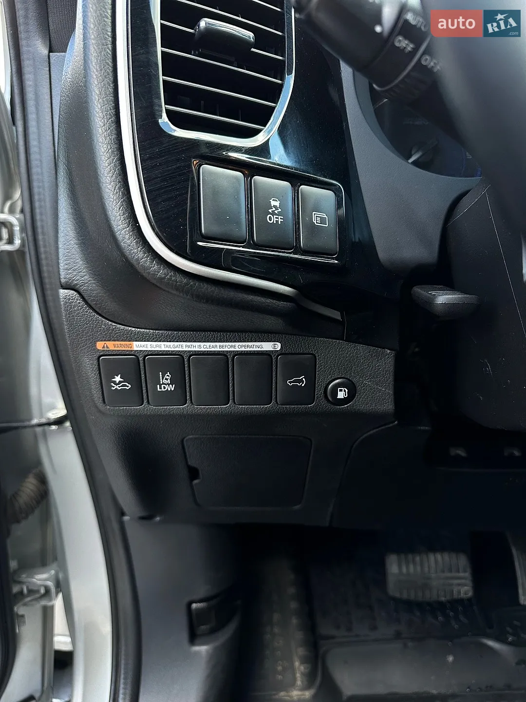 2022 Mitsubishi Outlander - мініатюра 22
