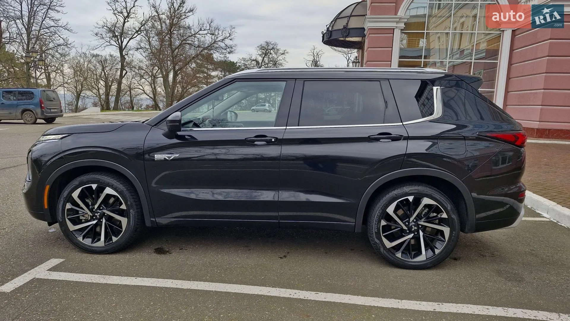 2023 Mitsubishi Outlander - мініатюра 9