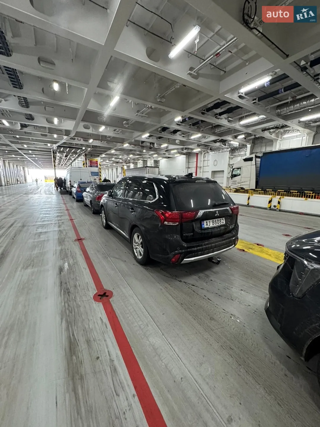 2016 Mitsubishi Outlander - мініатюра 13