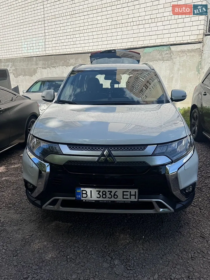 2021 Mitsubishi Outlander - мініатюра 23