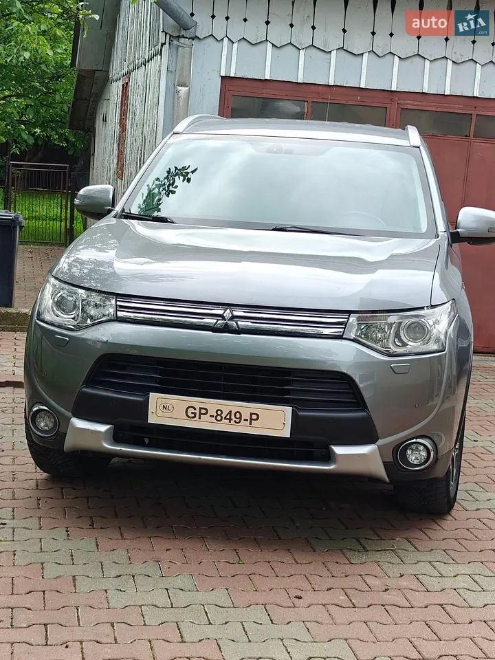 2014 Mitsubishi Outlander - мініатюра 28