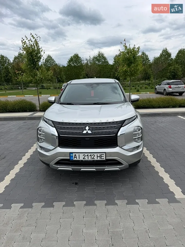 2021 Mitsubishi Outlander - мініатюра 10