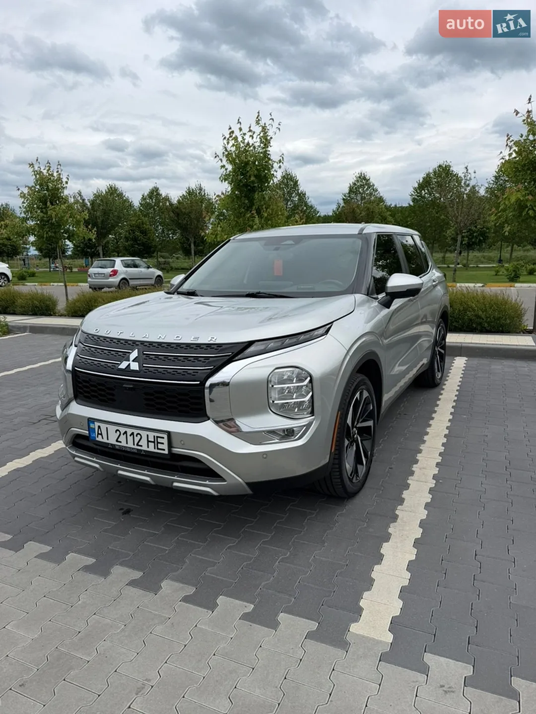 2021 Mitsubishi Outlander - мініатюра 2