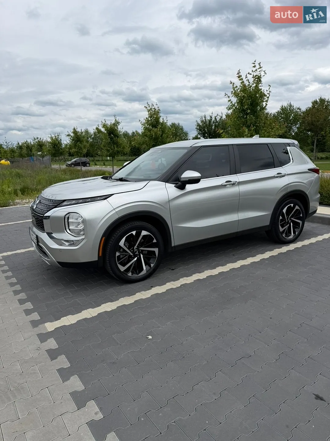 2021 Mitsubishi Outlander - мініатюра 10
